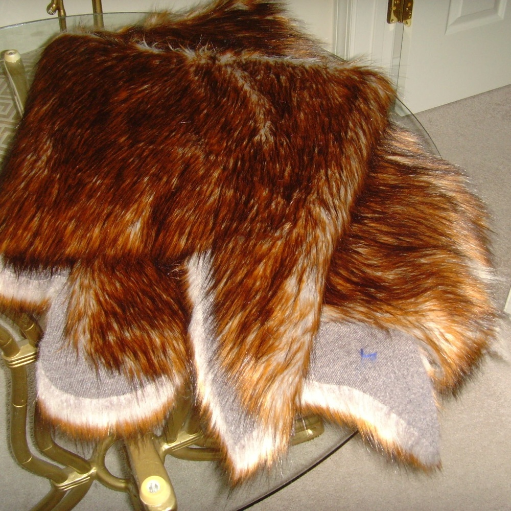 Reynard Fox Faux Fur Fabric (Remanent)